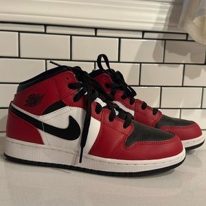 Nike Jordan Mid “Chicago”